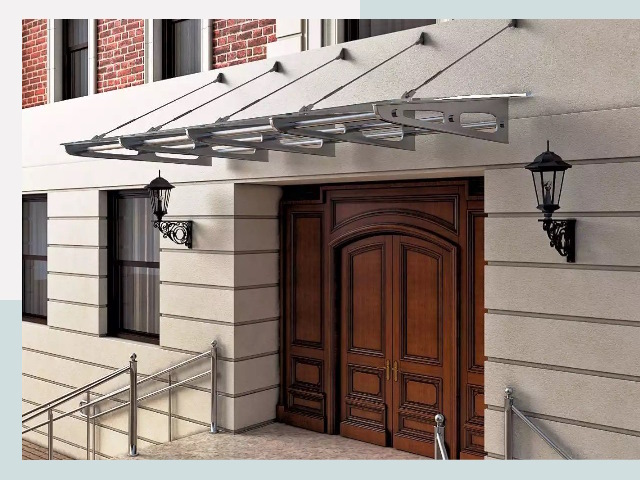 Металлические козырьки от 615 руб. в Екатеринбурге